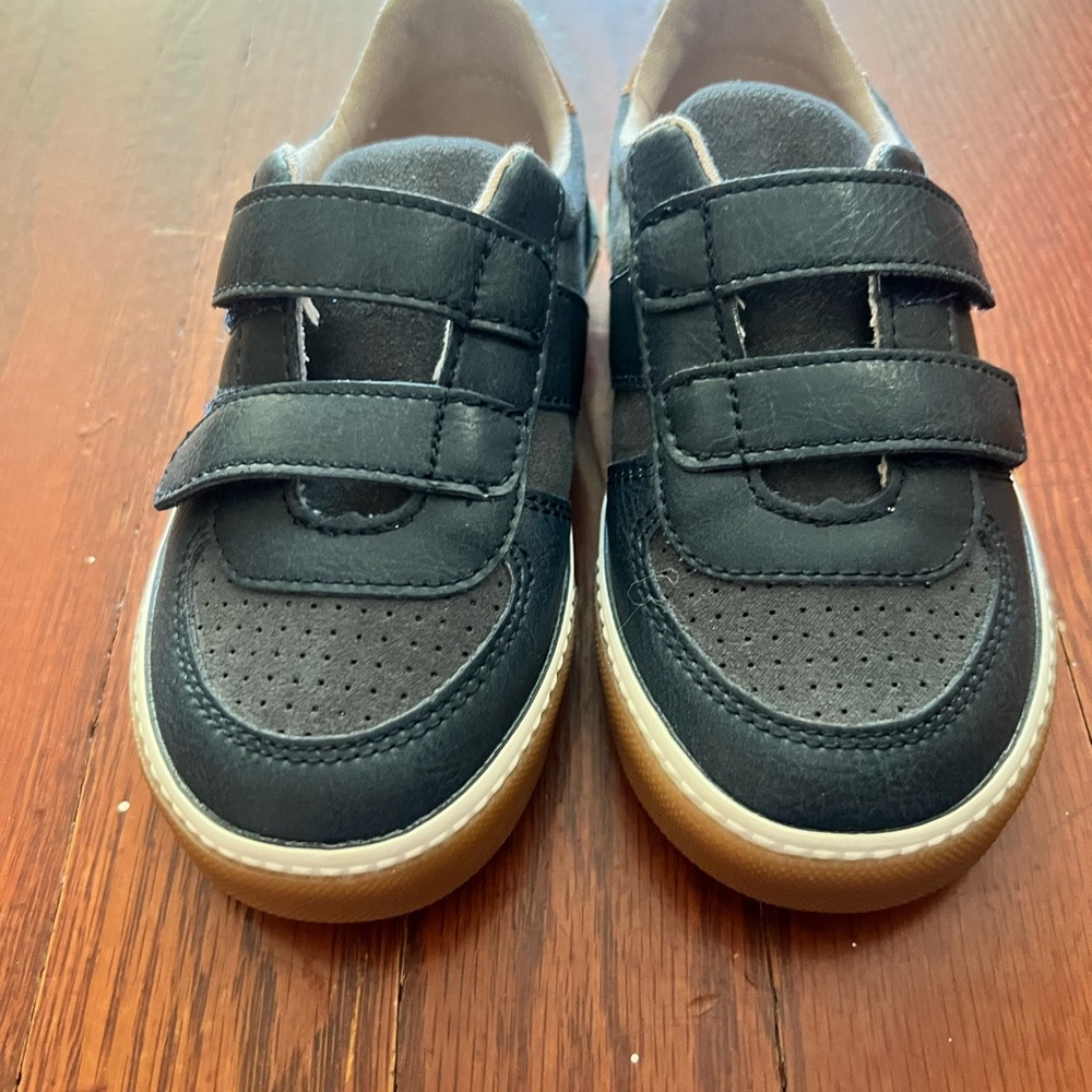 Toddler Boys Old navy shoes